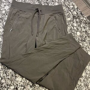 Athleta Trekkie jogger size 10 Tall